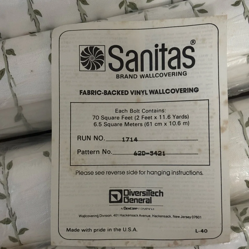 Santitas VTG White & Green Fabric Backed Vinyl Cottagecore Wallcovering 5 Rolls